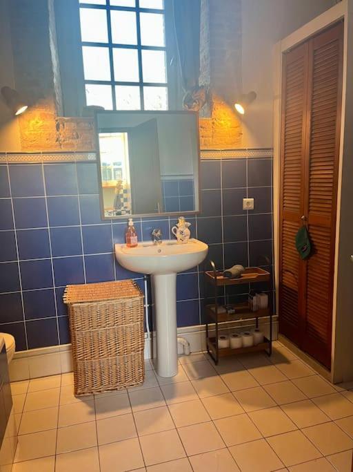 Cozy Flat In Castle Near Fontainebleau - 10 Min Apartment Fleury-en-Biere Exterior photo