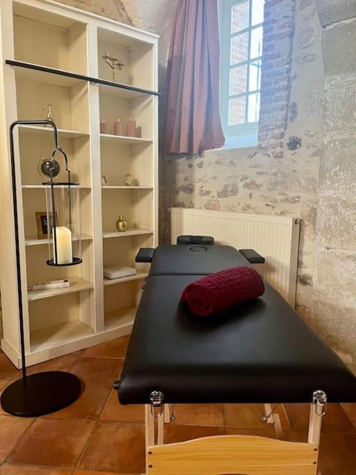 Cozy Flat In Castle Near Fontainebleau - 10 Min Apartment Fleury-en-Biere Exterior photo